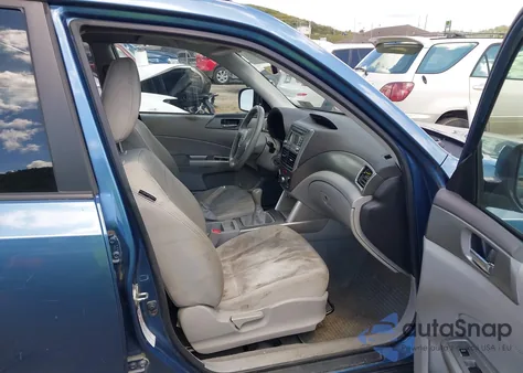 2010 Subaru Forester 2.5X Premium z USA, uszkodzony, nr VIN JF2SH6CC7AG774783